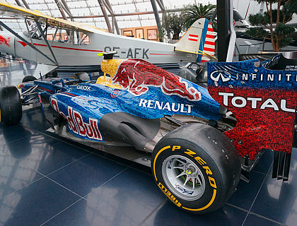 Red Bull Showrun Brings Showstopping RB7 Formula 1 Exhibition To