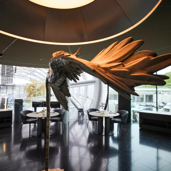 Restaurant Ikarus Skulptur
