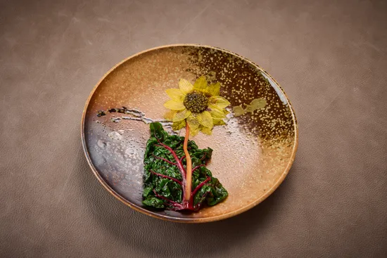 Plate with dish, Wagyu picanha – Swiss chard – Osietra caviar – Fennel – Fig