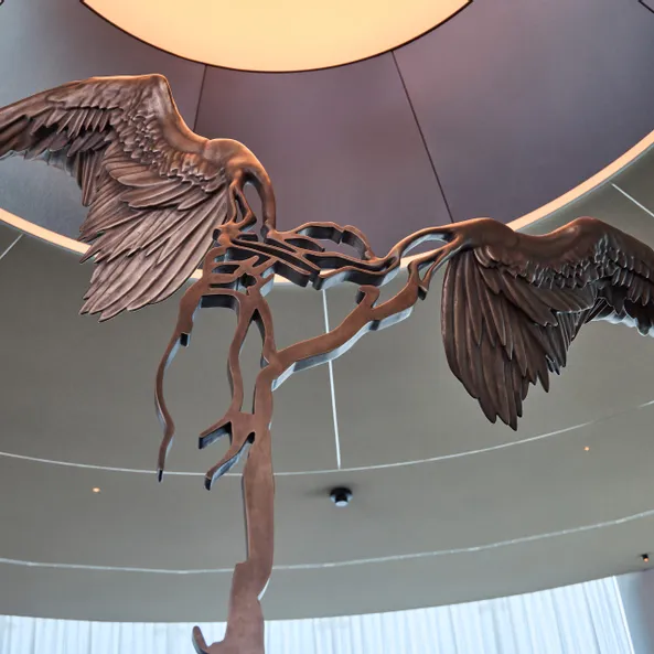 Ikarus sculpture 