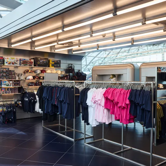 Red Bull Hangar-7 Merchandising Shop, Fan Artikel