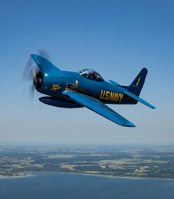 26_header_grumman_f8f-2_bearcat_the_flying_bulls_photo_by_zajcmaster.jpg