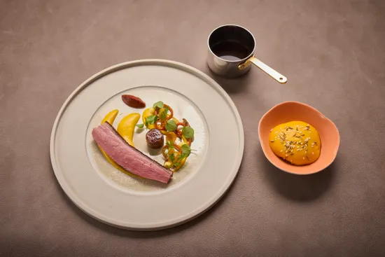 Plate with dish, Burgaud duck – Carrot – Kumquat