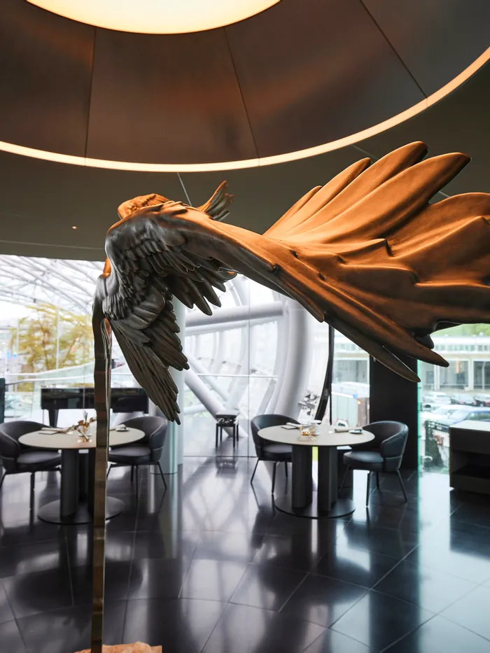 Restaurant Ikarus Skulptur