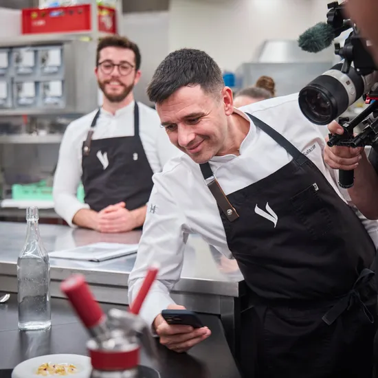 Guest Chef in December 2025, Álvaro Salazar at the restaurant Ikarus kitchen