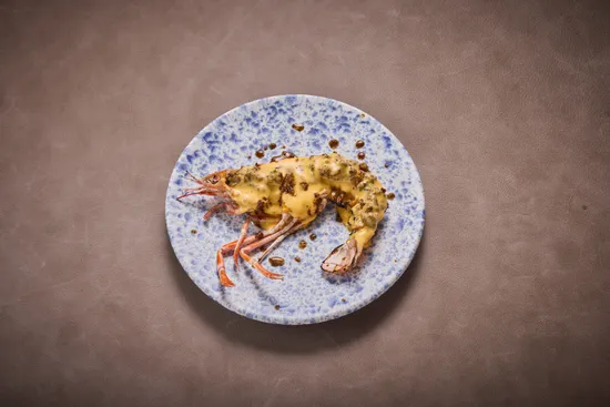 Plate with dish, Langoustine – Mustard dashi sauce – Mushroom truffle duxelles – Emmental hollandaise (by Lukas Mraz)