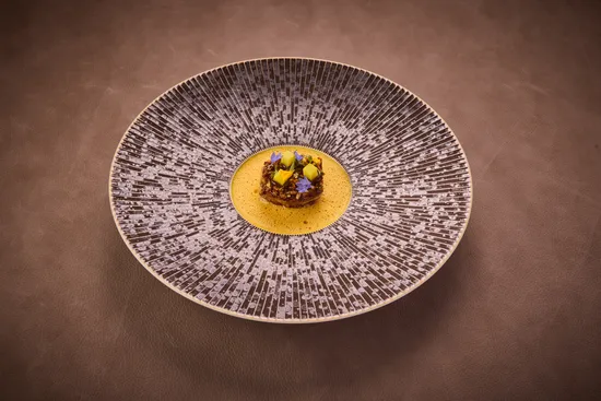 Teller mit Gerichten, Foie Gras – Tamarinde – Grüne Mango – Vadouvan