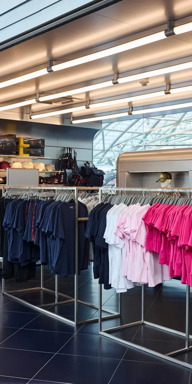 Red Bull Hangar-7 Merchandising Shop, Fan Artikel