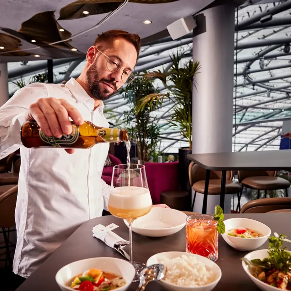 Bar Food Gerichte mit Drink 